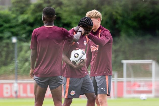 SOCCER - BL, RBS, training start SALZBURG,AUSTRIA,17.JUN.26 - SOCCER - ADMIRAL Bundesliga, Red Bull Salzburg, training start. Image shows team of Salzburg.  GEPAxpictures xJulioxArellano