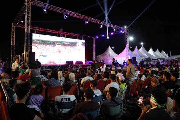 Algeria Vs. Argentina, 2026 World Cup, Giant Screen In Algiers Supporters watch a public broadcast of the FIFA World Cup, WM, Weltmeisterschaft, Fussball 2026 Group G football match between Algeria and Argentina on a giant screen in Algiers, Algeria, on June 17, 2026. Alger Algeria  Copyright: xAPPx originalFilename:app-notitle260617_npAvc.jpg