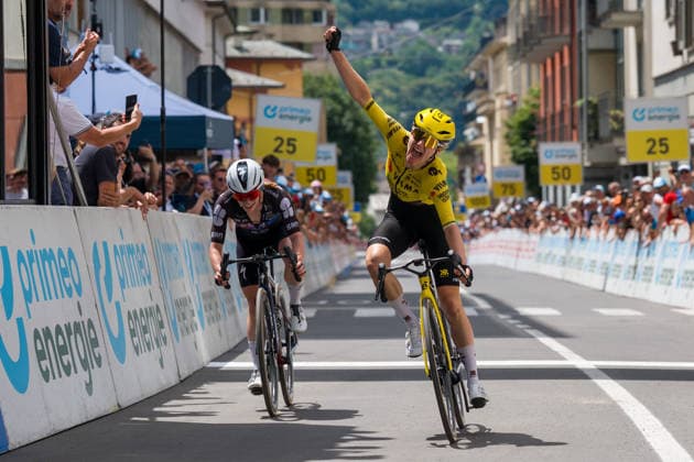 SONDRIO, ITALY - JUNE 17: L) DICKSON Ailish Lauren 43 of FDJ United - SUEZ R) DE VRIES Femke 112 of Team Visma Lease a Bike wins 1st stage on June 16, 2026 in Sondrio, Italy.