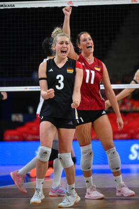 Germany v China - FIVB Women s Volleyball Nations League ANKARA, TURKIYE - JUNE 17: Annie Cesar (3) and Pia Timmer (11) of Germany celebrate after scoring a point during the 2026 FIVB Women s Volleyball Nations League second stage match between Germany and China at the Ankara Sports Hall, in Ankara, Turkiye, on June 17, 2026. Akin Celiktas Anadolu Ankara Turkey. Editorial use only. Please get in touch for any other usage.  Copyright: x2026xAnadoluxAkinxCeliktasx