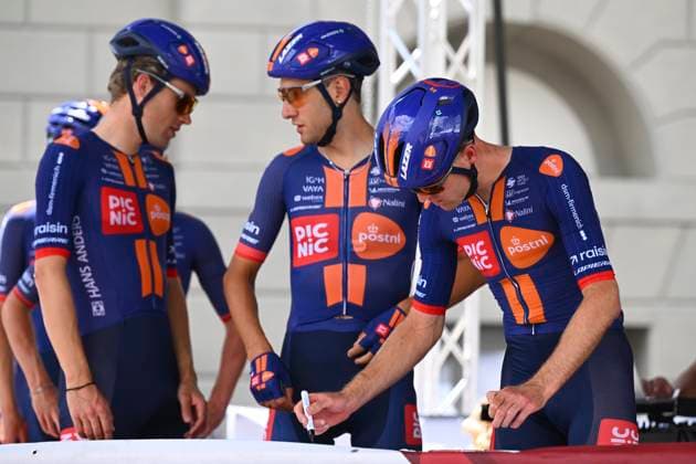 Tour de Suisse 2026 Stage 1 SONDRIO, ITALY - JUNE 17 : team Picnic PostNL during stage 1 of the 89th edition of Tour de Suisse an UCI World Tour 2.UWT cycling road race stage for Men Elite of 144 km with start in Sondrio and finish in Sondrio on June 17, 2026 in Sondrio, Italy, 17 06 2026 ( Motordriver Guy De Vuyst - Sondrio Italy  Copyright: xVincentxKalutx