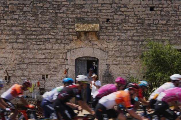 The pack riders during Stage 4 of the Giro Next Generation from Matera to Corato Italy, June 17, 2026  Copyright: xFabioxFerrari LaPressex