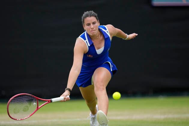 Lexus Nottingham Open - Day Three Emma Navarro of the United States competes during her Round of 32 singles match at the 2026 Lexus Nottingham Open Women s tennis tournament at the Nottingham Tennis Centre in Nottingham, England, on June 17, 2026. Nottingham Great Britain United Kingdom  Copyright: xOwenxHammondx originalFilename:hammond-2026lexu260617_npjd5.jpg