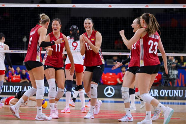 Germany v China - Volleyball Nations League 2026 Ankara Stage Germany s team celebrates after scoring a point during the FIVB Volleyball Nations League match between Germany and China at the Ankara Arena in Ankara, Turkey, on June 17, 2026. Ankara Turkey  Copyright: xÃ‡aÄülarxOskayx originalFilename:oskay-volleyba260617_np9jm.jpg