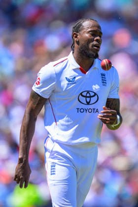 LONDON, ENGLAND JUNE 17 - Jofra Archer of England during Day One of the 2nd Rothesay Test Match game between England and New Zealand at Kia Oval on June 17, 2026 in London , England . (Photo by Keeran Marquis Sports Press Photo)  Copyright: xKeeranxMarquis SPPx Sportspressphoto_SPR168303