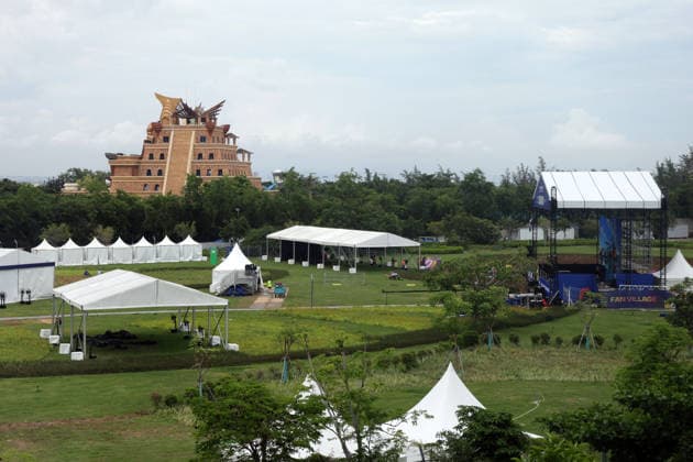 Noch leere Zelte im FE Fanvillage neben dem Yate Landisi Wasser Park, Hainan Insel, China, FIA Formel E Weltmeisterschaft Saison 12, Sanya E-Prix, China, 17.06.2026, Vorbereitung