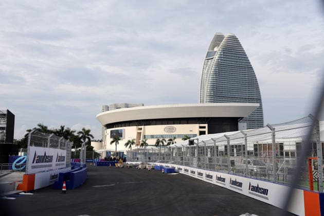 Streckenabschnitt in Vorbereitung auf das Rennevent vor dem Theater und dem Atlantis Hotel, Hainan Insel, China, FIA Formel E Weltmeisterschaft Saison 12, Sanya E-Prix, China, 17.06.2026, Vorbereitung