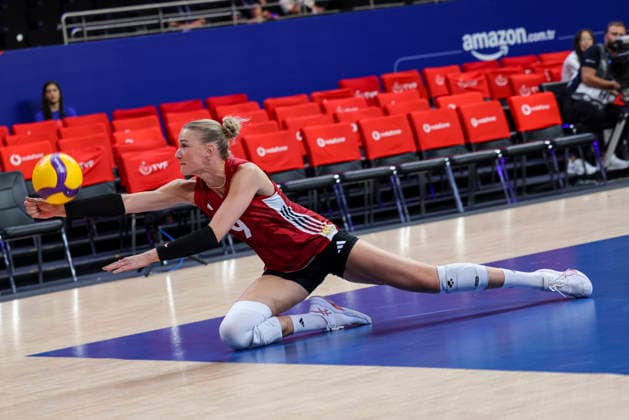 Germany v China - Volleyball Nations League 2026 Ankara Stage Lina Alsmeier of Germany reacts during the FIVB Volleyball Nations League (VNL) match between Germany and China at the Ankara Arena in Ankara, Turkey, on June 17, 2026. Ankara Turkey  Copyright: xÃ‡aÄülarxOskayx originalFilename:oskay-volleyba260617_npUPg.jpg