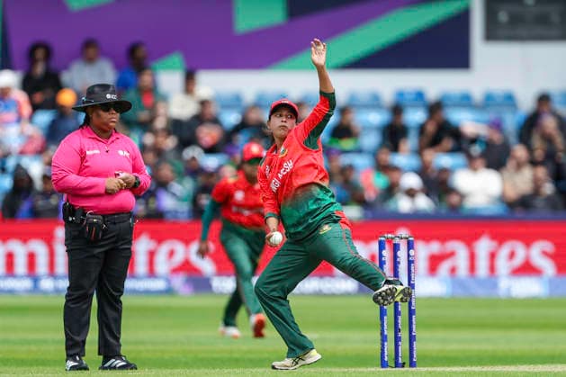 Australia v Bangladesh - ICC Women s T20 World Cup England & Wales 2026 Sultana Khatun of Bangladesh bowls during the ICC Women s T20 World Cup Group 1 match between Australia and Bangladesh at Headingley Cricket Ground in Leeds, United Kingdom, on June 17, 2026. Leeds West Yorkshire United Kingdom  Copyright: xMIxNewsx originalFilename:fletcher-australi260617_npnll.jpg