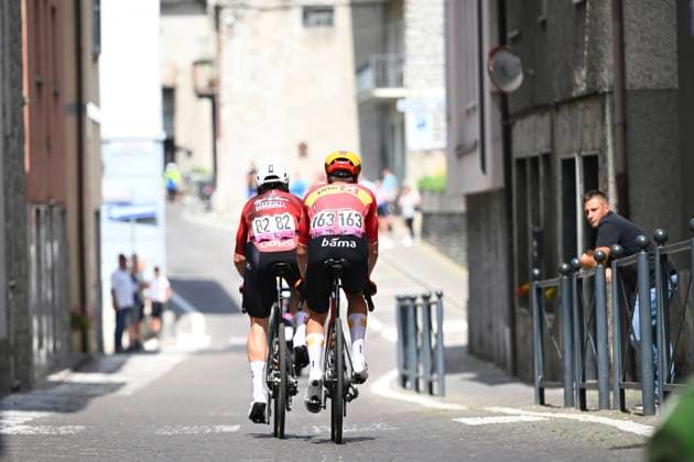 Tour de Suisse 2026 Stage 1 SONDRIO, ITALY - JUNE 17 : Beullens Cedric (BEL) of Lotto Intermarche, Dversnes Lavik Fredrik (NOR) of UNO-X Mobility during stage 1 of the 89th edition of Tour de Suisse an UCI World Tour 2.UWT cycling road race stage for Men Elite of 144 km with start in Sondrio and finish in Sondrio on June 17, 2026 in Sondrio, Italy, 17 06 2026 ( Motordriver Guy De Vuyst - Sondrio Italy  Copyright: xVincentxKalutx