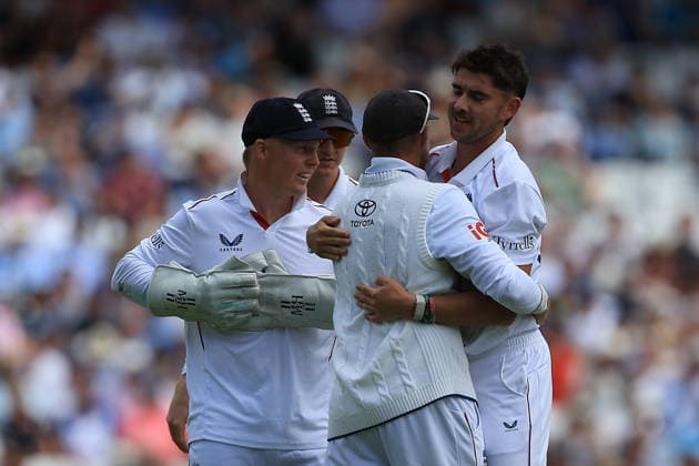 England v New Zealand, International Test Match 2026 WICKET CELEBRATION England Fast Bowler Josh Tongue (56) removes New Zealand Top Order Batter Henry Nicholls(86) (Not in Picture) during the International Test Match 2026 match between England and New Zealand at the Oval, London, UK on 17 June 2026. London Oval London UK Editorial use only , Copyright: xChrisxFoxwellx PSI-24387-0115