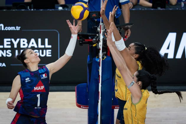 France v Brazil - Volleyball Nations League (VNL) ANKARA, TURKIYE - JUNE 17: Helena Cazaute (1) of France in action during Volleyball Nations League (VNL) match between France and Brazil at Ankara Sports Hall in Ankara, Turkiye on June 17, 2026. Ahmet Serdar Eser Anadolu Ankara Turkey. Editorial use only. Please get in touch for any other usage.  Copyright: x2026xAnadoluxAhmetxSerdarxEserx