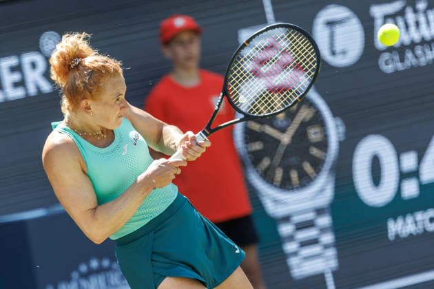 Berlin, 15.06.26, Tennis: VANDA Pharmaceuticals BERLIN TENNIS OPEN 2026 im Steffi-Graf-Stadion. Damen, Einzel. J. Pegula (USA) vs K. Siniakova (CZE). Katerina Siniakova retourniert einen Ball. VANDA Pharmaceuticals BERLIN TENNIS OPEN 2026