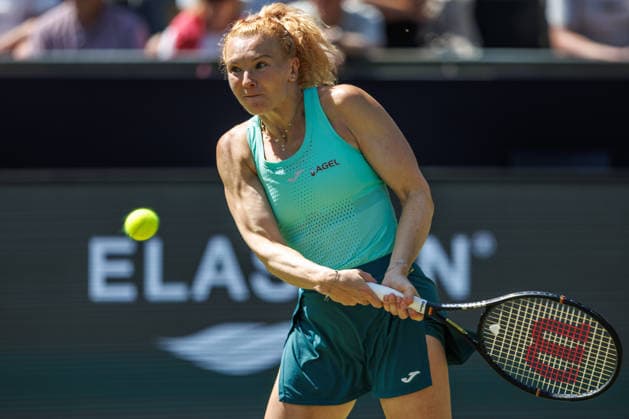 Berlin, 15.06.26, Tennis: VANDA Pharmaceuticals BERLIN TENNIS OPEN 2026 im Steffi-Graf-Stadion. Damen, Einzel. J. Pegula (USA) vs K. Siniakova (CZE). Katerina Siniakova retourniert einen Ball. VANDA Pharmaceuticals BERLIN TENNIS OPEN 2026