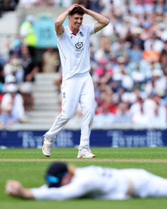 Matthew Fisher of England shows a look of dejection after Jordan Cox drops Daryl Mitchell England v New Zealand, Second Test, Day One, Rothesay Test Match Series, Cricket, The Kia Oval, London, UK - 17 Jun 2026London Kia Oval United Kingdom EDITORIAL USE ONLY No use with unauthorised audio, video, data, fixture lists, club league logos or live services. Online in-match use limited to 120 images, no video emulation. No use in betting, games or single club league player publications.  Copyright: xKieranxMcManus Shutterstockx 16928955ad