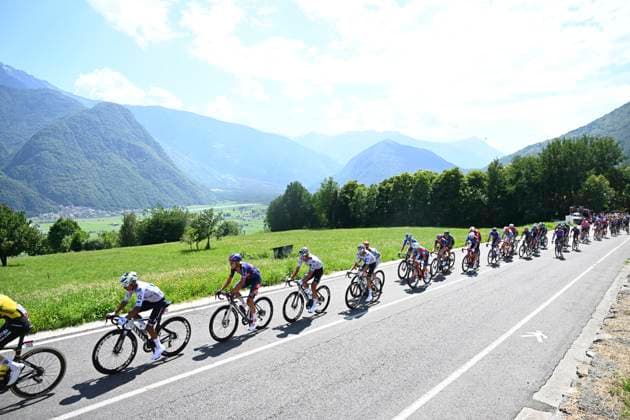 Tour de Suisse 2026 Stage 1 SONDRIO, ITALY - JUNE 17 : illustration picture peloton during stage 1 of the 89th edition of Tour de Suisse an UCI World Tour 2.UWT cycling road race stage for Men Elite of 144 km with start in Sondrio and finish in Sondrio on June 17, 2026 in Sondrio, Italy, 17 06 2026 ( Motordriver Guy De Vuyst - Sondrio Italy  Copyright: xVincentxKalutx