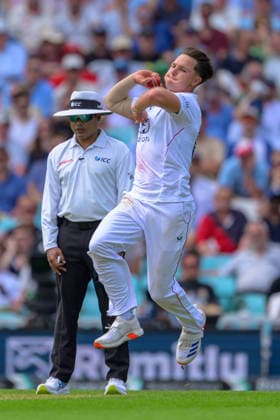 LONDON, ENGLAND JUNE 17 - Sonny Baker of England in bowling action during Day One of the 2nd Rothesay Test Match game between England and New Zealand at Kia Oval on June 17, 2026 in London , England . (Photo by Keeran Marquis Sports Press Photo)  Copyright: xKeeranxMarquis SPPx Sportspressphoto_SPR168421