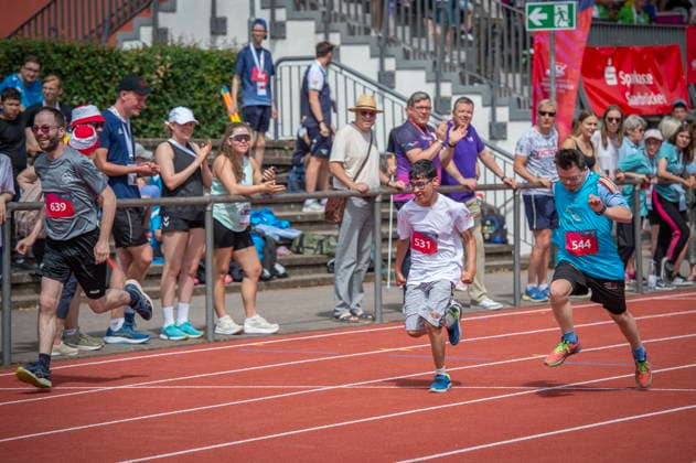 17.06.2026, Saarland, Saarbrücken. Yusuf Rassooli tritt am Mittwoch bei den Leichtathletikwettkämpfen der Special Olympics im Stadion am Kieselhumes im 100 Meter Lauf an.