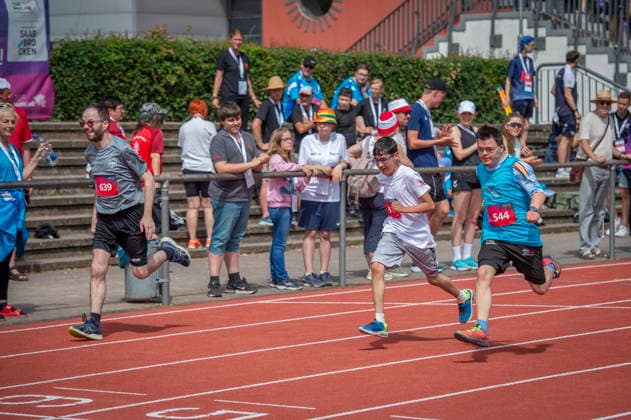 17.06.2026, Saarland, Saarbrücken. Yusuf Rassooli tritt am Mittwoch bei den Leichtathletikwettkämpfen der Special Olympics im Stadion am Kieselhumes im 100 Meter Lauf an.