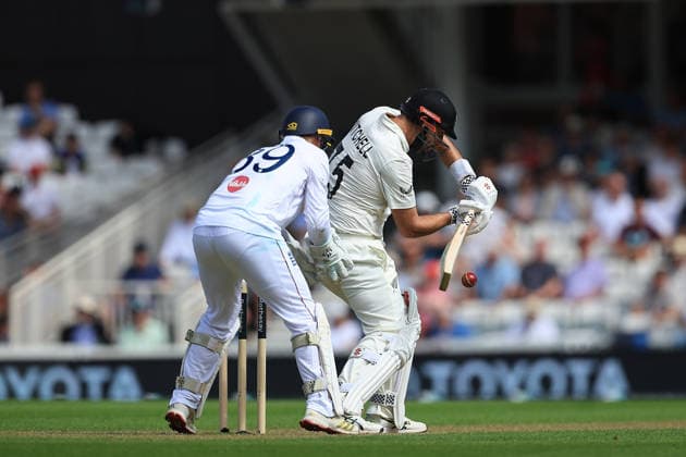 England v New Zealand, International Test Match 2026 New Zealand All-Rounder Daryl Mitchell (75) Hits a Four during the International Test Match 2026 match between England and New Zealand at the Oval, London, UK on 17 June 2026. London Oval London UK Editorial use only , Copyright: xChrisxFoxwellx PSI-24387-0199