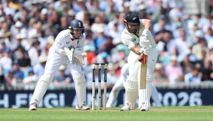 James Rew of England stands up to the bowling of Matthew Fisher England v New Zealand, Second Test, Day One, Rothesay Test Match Series, Cricket, The Kia Oval, London, UK - 17 Jun 2026London Kia Oval United Kingdom EDITORIAL USE ONLY No use with unauthorised audio, video, data, fixture lists, club league logos or live services. Online in-match use limited to 120 images, no video emulation. No use in betting, games or single club league player publications.  Copyright: xKieranxMcManus Shutterstockx 16928955as