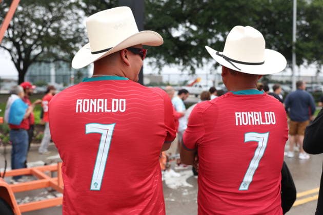 FIFA World Cup, WM, Weltmeisterschaft, Fussball 2026 - Group K - Portugal vs DR Congo Portugal fans pose for photographs prior to the FIFA World Cup 2026 group stage match between Portugal and DR Congo, in Houston, Texas, USA, 17 June 2026. Houston United States  Copyright: xMIGUELxA.xLOPESx