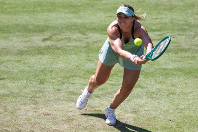 Berlin, 15.06.26, Tennis: VANDA Pharmaceuticals BERLIN TENNIS OPEN 2026 im Steffi-Graf-Stadion. Damen, Einzel. P. Badosa (ESP) vs C. Gauff (USA). Coco Gauff retourniert einen Ball. VANDA Pharmaceuticals BERLIN TENNIS OPEN 2026