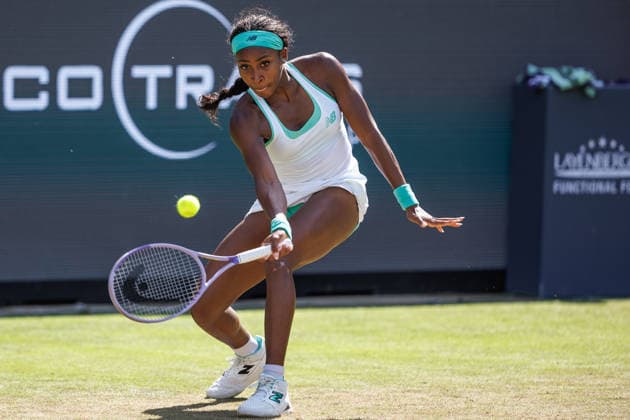 Berlin, 15.06.26, Tennis: VANDA Pharmaceuticals BERLIN TENNIS OPEN 2026 im Steffi-Graf-Stadion. Damen, Einzel. P. Badosa (ESP) vs C. Gauff (USA). Coco Gauff retourniert einen Ball. VANDA Pharmaceuticals BERLIN TENNIS OPEN 2026