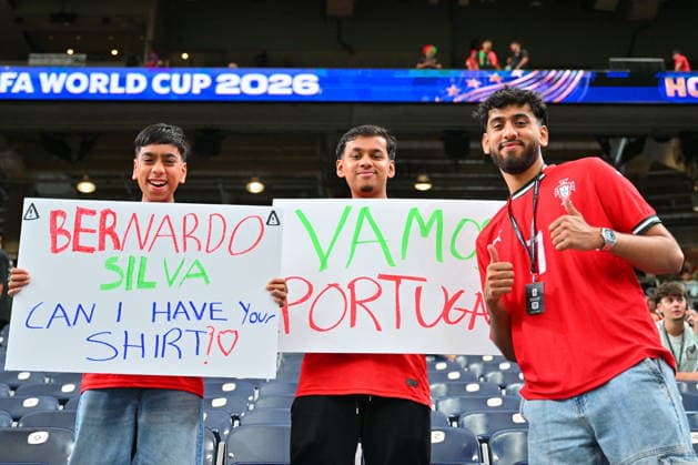 FIFA World Cup, WM, Weltmeisterschaft, Fussball 2026 - Group K - Portugal vs DR Congo Supporters of Portugal pose for a picture prior to the FIFA World Cup 2026 group stage match Portugal against Democratic Republic of Congo, in Houston, USA, 17 June 2026. HOUSTON United States  Copyright: xSAMxWASSONx