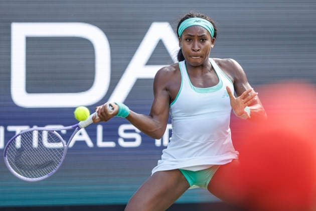 Berlin, 15.06.26, Tennis: VANDA Pharmaceuticals BERLIN TENNIS OPEN 2026 im Steffi-Graf-Stadion. Damen, Einzel. P. Badosa (ESP) vs C. Gauff (USA). Coco Gauff retourniert einen Ball. VANDA Pharmaceuticals BERLIN TENNIS OPEN 2026