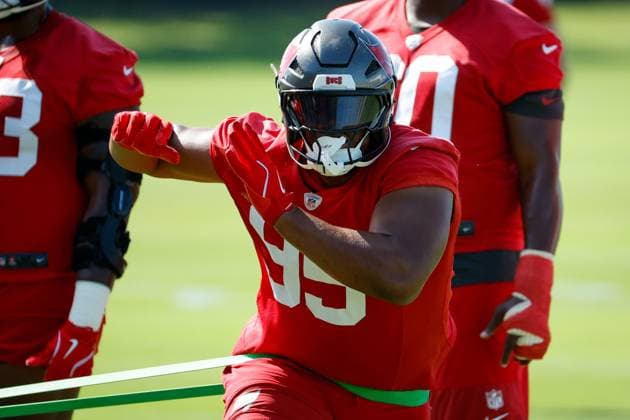 June 17, 2026, Tampa, Florida, USA: Tampa Bay Buccaneers defensive lineman Elijah Roberts (95) works on a defensive drill during mandatory minicamp at the AdventHealth Training Center in Tampa on Wednesday, June 17, 2026. Tampa USA - ZUMAs70_ 0859378174st Copyright: xJeffereexWoox