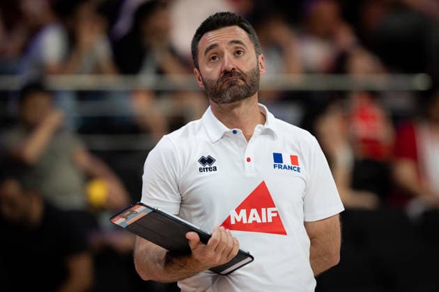 France v Brazil - Volleyball Nations League ANKARA, TURKIYE - JUNE 17: Head coach Cesar Hernandes of France looks on during the Volleyball Nations League (VNL) match between France and Brazil at Ankara Sports Hall in Ankara, Turkiye on June 17, 2026. Ahmet Serdar Eser Anadolu Ankara Turkey. Editorial use only. Please get in touch for any other usage.  Copyright: x2026xAnadoluxAhmetxSerdarxEserx
