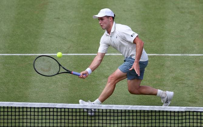 Arthur Fery of GB in action HSBC Queen s Club Championships, Day Twelve, Tennis, Queen s Club, West Kensington, London, UK - 17 Jun 2026London Queen s Club United Kingdom  Copyright: xEllaxLing Shutterstockx 16924338ch
