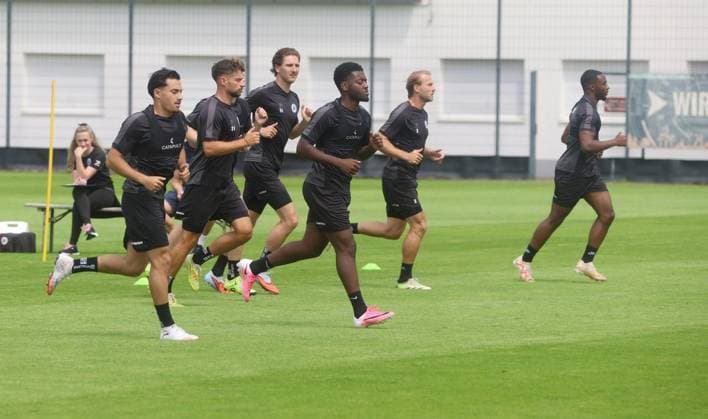 Fußball regionalliga : Trainingsauftakt bei Rot Weiß Oberhausen ** NUR FÜR REDAKTIONELLE ZWECKE ** EDITORIAL USE ONLY **<p>Trainingsauftakt bei RWO in Oberhausen am Mittwoch, den 17. Juni 2026 Deutschland NRW Oberhausen Copyright: KerstinxBögeholz