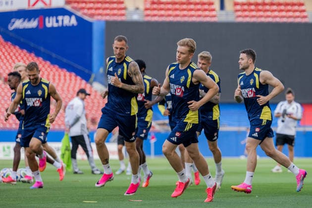 260617 Gustaf Nilsson and Daniel Svensson of the Swedish national football team at a training session during day 7 of the FIFA World Cup, WM, Weltmeisterschaft, Fussball 2026 on June 17, 2026 in Dallas. Photo: Petter Arvidson BILDBYRAN kod PA PA1238 fotboll football soccer fotball vm fotbolls-vm fotball-vm fotbolls-vm 2026 fifa world cup 2026 träning practice training sverige sweden sverige a day 7 bbeng