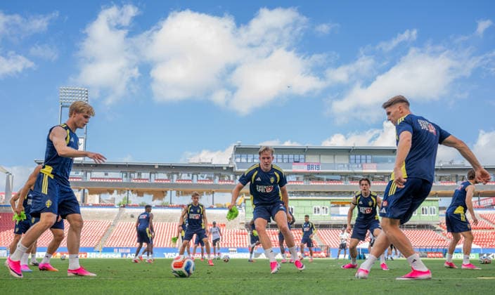 260617 Lucas Bergvall, Herman Johansson and Viktor Gyökeres of the Swedish national football team at a training session during day 7 of the FIFA World Cup, WM, Weltmeisterschaft, Fussball 2026 on June 17, 2026 in Dallas. Photo: Petter Arvidson BILDBYRAN kod PA PA1238 fotboll football soccer fotball vm fotbolls-vm fotball-vm fotbolls-vm 2026 fifa world cup 2026 träning practice training sverige sweden sverige a day 7 bbeng