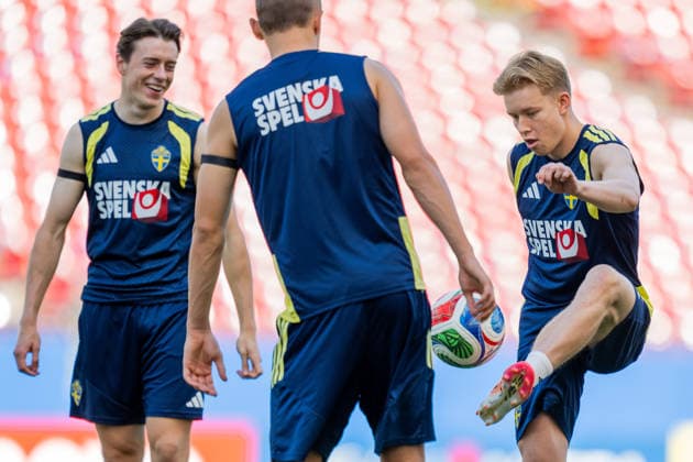 260617 Elliot Stroud and Daniel Svensson of the Swedish national football team at a training session during day 7 of the FIFA World Cup, WM, Weltmeisterschaft, Fussball 2026 on June 17, 2026 in Dallas. Photo: Petter Arvidson BILDBYRAN kod PA PA1238 fotboll football soccer fotball vm fotbolls-vm fotball-vm fotbolls-vm 2026 fifa world cup 2026 träning practice training sverige sweden sverige a day 7 bbeng