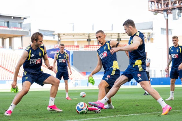 260617 Benjamin Nygren, Gustaf Lagerbielke and Gabriel Gudmundsson of the Swedish national football team at a training session during day 7 of the FIFA World Cup, WM, Weltmeisterschaft, Fussball 2026 on June 17, 2026 in Dallas. Photo: Petter Arvidson BILDBYRAN kod PA PA1238 fotboll football soccer fotball vm fotbolls-vm fotball-vm fotbolls-vm 2026 fifa world cup 2026 träning practice training sverige sweden sverige a day 7 bbeng
