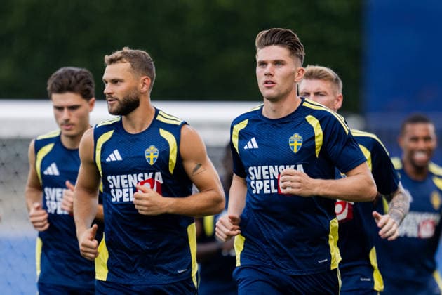 260617 Jesper Karlström and Viktor Gyökeres of the Swedish national football team at a training session during day 7 of the FIFA World Cup, WM, Weltmeisterschaft, Fussball 2026 on June 17, 2026 in Dallas. Photo: Petter Arvidson BILDBYRAN kod PA PA1238 fotboll football soccer fotball vm fotbolls-vm fotball-vm fotbolls-vm 2026 fifa world cup 2026 träning practice training sverige sweden sverige a day 7 bbeng