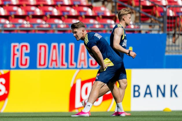 260617 Viktor Gyökeres and Daniel Svensson of the Swedish national football team at a training session during day 7 of the FIFA World Cup, WM, Weltmeisterschaft, Fussball 2026 on June 17, 2026 in Dallas. Photo: Petter Arvidson BILDBYRAN kod PA PA1238 fotboll football soccer fotball vm fotbolls-vm fotball-vm fotbolls-vm 2026 fifa world cup 2026 träning practice training sverige sweden sverige a day 7 bbeng