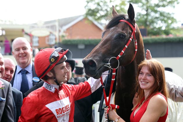 17.06.2026, Ascot, Windsor, GBR - Rogue Diplomat with Harry Davies after winning the Royal Hunt Cup. Ascot racecourse. (Pferd, Jockey, Rogue Diplomat, Davies, Sieg) 260617D596ROYAL_ASCOT.JPG