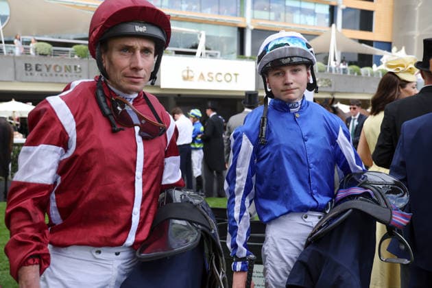 17.06.2026, Ascot, Windsor, GBR - Father and son together after a race: Jockey Ryan Moore and his son Toby Moore. Ascot racecourse. (Jockey, Moore, Portrait, Portraet, Sohn, Vater) 260617D602ROYAL_ASCOT.JPG