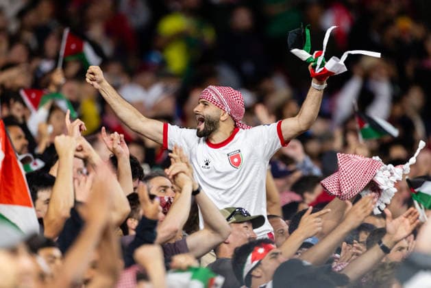 SANTA CLARA, CA - JUNE 16: A Jordan fan cheers during the FIFA World Cup, WM, Weltmeisterschaft, Fussball 2026 Group J match between Austria and Jordan on June 16, 2026 at San Francisco Bay Area Stadium in Santa Clara, CA. (Photo by Matthew Huang Icon Sportswire) SOCCER: JUN 16 FIFA World Cup 26 Group J - Austria vs Jordan EDITORIAL USE ONLY Icon260616077