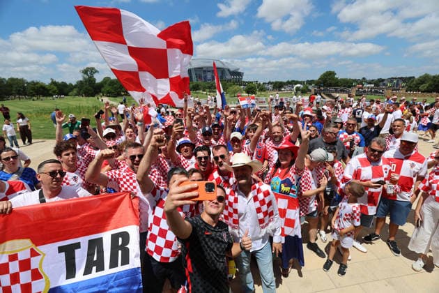 England v Croatia: Group L - FIFA World Cup, WM, Weltmeisterschaft, Fussball 2026 Croatian fans are seen in front of Dallas stadium ahead of the FIFA World Cup 2026 Group L match between England and Croatia at Dallas Stadium on June 17, 2026 in Dallas, Texas.  SanjinxStrukic PIXSELL