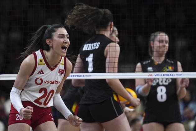 Turkiye v Belgium - FIVB Women s Volleyball Nations League ANKARA, TURKIYE - JUNE 17: Yaprak Erkek (20) of Turkiye celebrates a point during the 2026 FIVB Women s Volleyball Nations League match between Turkiye and Belgium at the Ankara Sports Hall, in Ankara, Turkiye, on June 17, 2026. Dilara Irem Sancar Anadolu Ankara Turkey. Editorial use only. Please get in touch for any other usage.  Copyright: x2026xAnadoluxDilaraxIremxSancarx