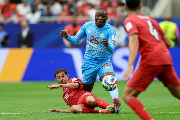 Bernardo Silva (Portugal) und Edo Kayembe (Congo DR) battle for the ball during the FIFA World Cup, WM, Weltmeisterschaft, Fussball 2026 Group K match between Portugal and Congo DR at Houston Stadium on June 17, 2026 in Houston, United States. (Photo by Torbjorn Tande DeFodi Images) -