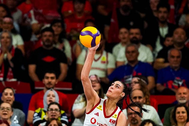 Turkiye v Belgium - FIVB Women s Volleyball Nations League??????? ANKARA, TURKIYE - JUNE 17: Karmen Aksoy (44) of Turkiye in action during 2026 FIVB Women s Volleyball Nations League match between Turkiye and Belgium at the Ankara Sports Hall, in Ankara, Turkiye, on June 17, 2026. Omer Taha Cetin Anadolu Ankara Turkey. Editorial use only. Please get in touch for any other usage.  Copyright: x2026xAnadoluxOmerxTahaxCetinx