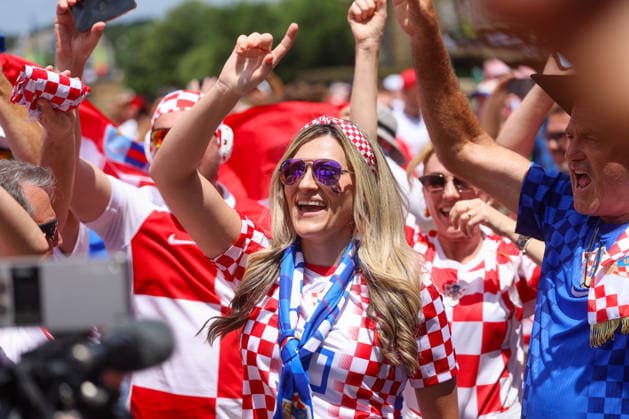 England v Croatia: Group L - FIFA World Cup, WM, Weltmeisterschaft, Fussball 2026 Croatian fans are seen in front of Dallas stadium ahead of the FIFA World Cup 2026 Group L match between England and Croatia at Dallas Stadium on June 17, 2026 in Dallas, Texas.  SanjinxStrukic PIXSELL