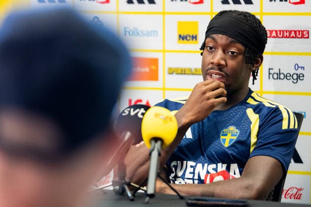 260617 Anthony Elanga of the Swedish men s national football team in the mixed zone after a training session during day 7 of the FIFA World Cup, WM, Weltmeisterschaft, Fussball 2026 on June 17, 2026 in Dallas. Photo: Petter Arvidson BILDBYRAN kod PA PA1239 fotboll football soccer fotball vm fotbolls-vm fotball-vm fotbolls-vm 2026 fifa world cup 2026 mixed zone sverige sweden sverige a day 7 bbeng