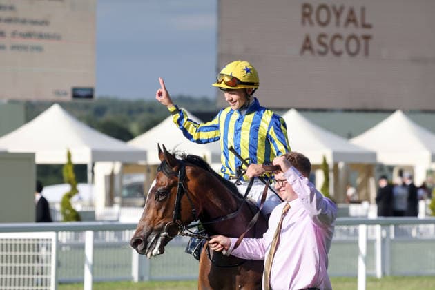 17.06.2026, Ascot, Windsor, GBR - King Of Cloughan with Billy Loughnane up after winning the Windsor Castle Stakes. Ascot racecourse. (Pferd, Jockey, King of Cloughan, Loughnane, Sieg) 260617D612ROYAL_ASCOT.JPG